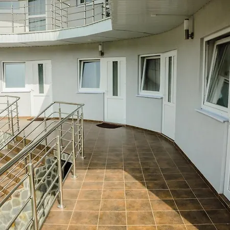 Hotel ластівчине гніздо *