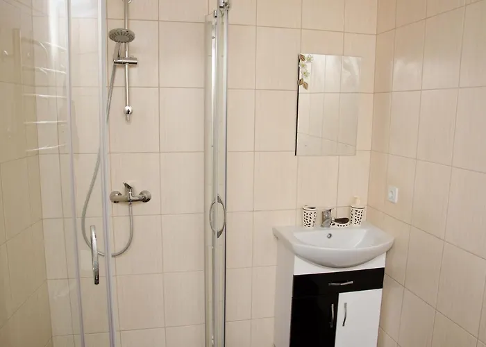 Отель ластівчине гніздо *