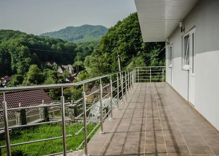 Otel ластівчине гніздо *